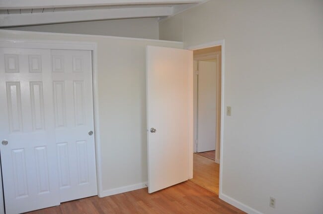 Building Photo - 1218 Sandia Ave