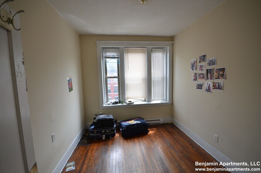 Building Photo - 883 Huntington Ave