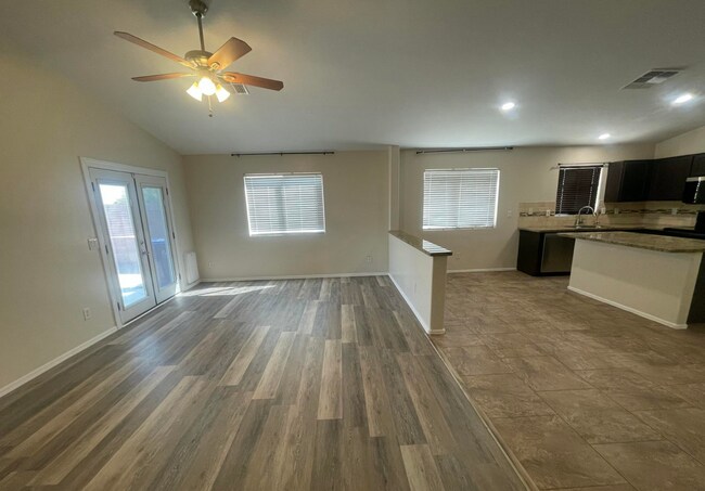 Building Photo - 24403 N Oasis Blvd