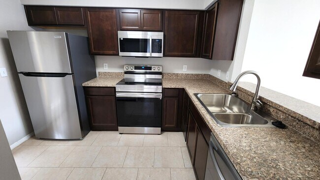 Building Photo - 1164 Lucaya Cir