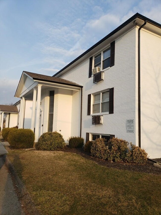Building Photo - National Road Apartments