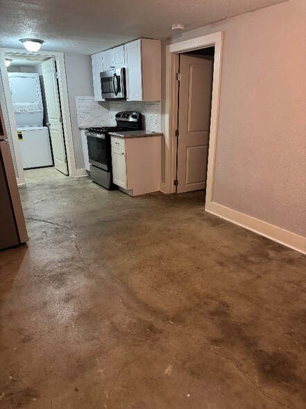 Building Photo - 4601 Hain St