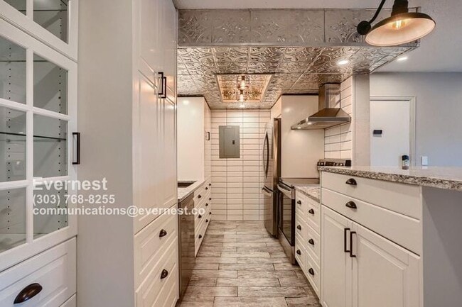 Building Photo - Stylish One-Bedroom Condo in Prime Denver ...