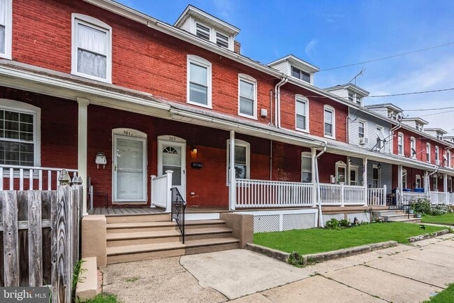 Building Photo - 503 Kossuth St