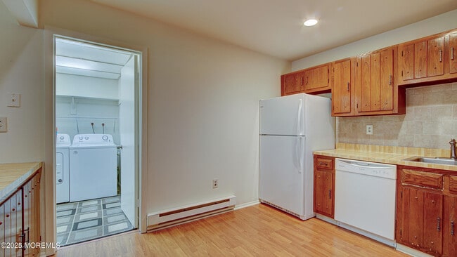 Building Photo - 138 Amberly Dr
