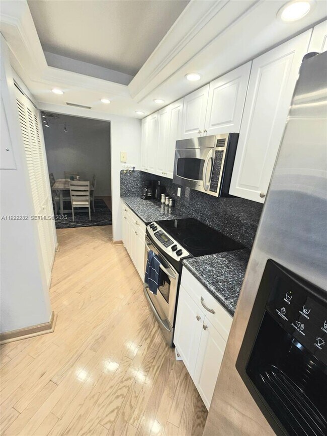 Building Photo - 3200 S Ocean Blvd