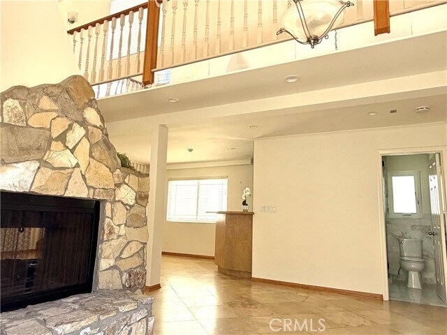 Building Photo - 425 S Catalina Ave