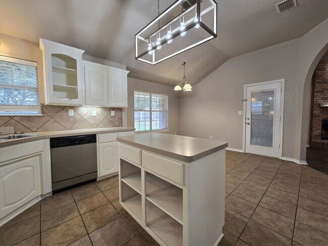 Building Photo - 5609 Hunters Ridge Trail