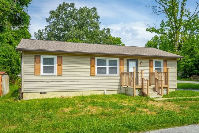 Primary Photo - Charming home now available for rent in Ch...