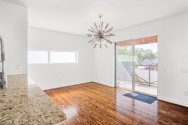 Building Photo - 2936 Commerce St