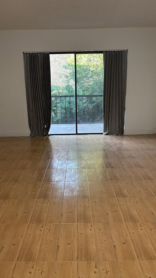 Building Photo - 8901 N New River Canal Rd