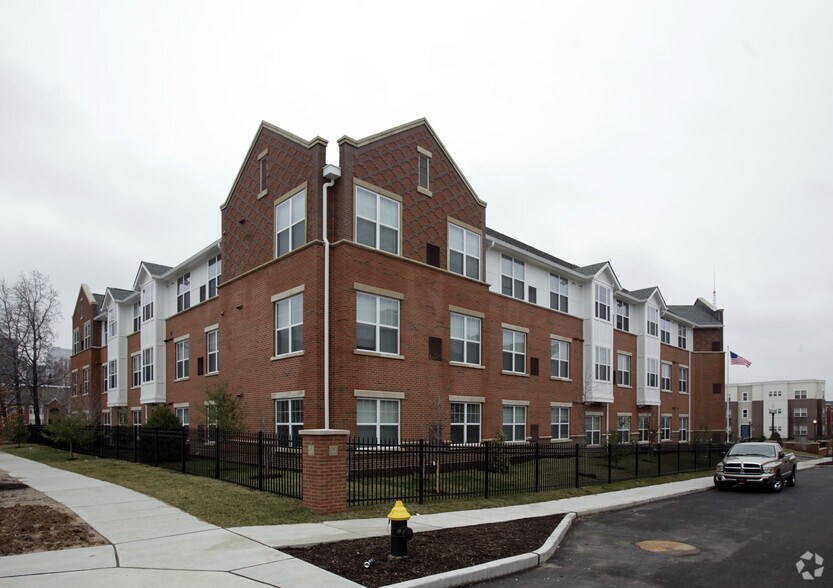 Senior Living at Cambridge Heights Apartments 728 Biddle St Saint