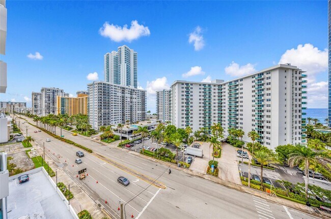 Building Photo - 3000 S Ocean Dr