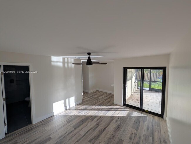 Building Photo - 640 SW 113th Terrace