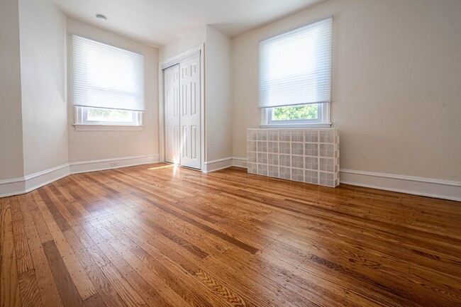 Building Photo - Twin Newly Renovated Brick Home in Lower Merion SD! Walk to park!