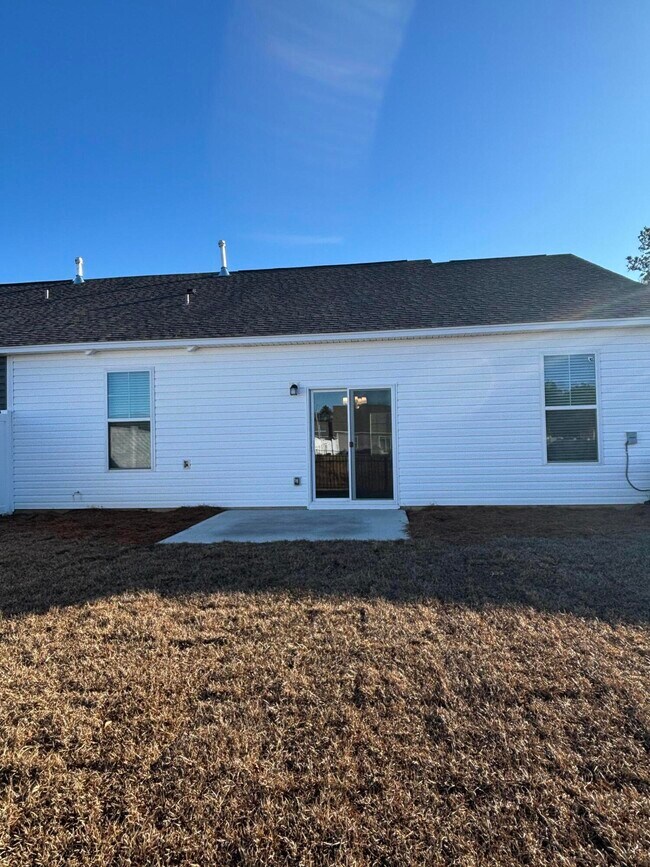 Building Photo - 372 Acorn St