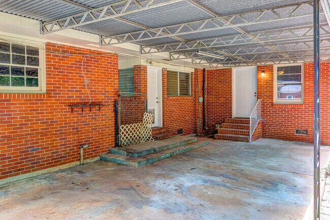 Building Photo - 3720 Pelzer Ave