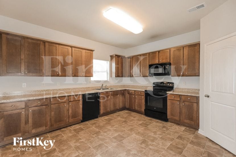 Building Photo - 767 Grenier Terrace NE