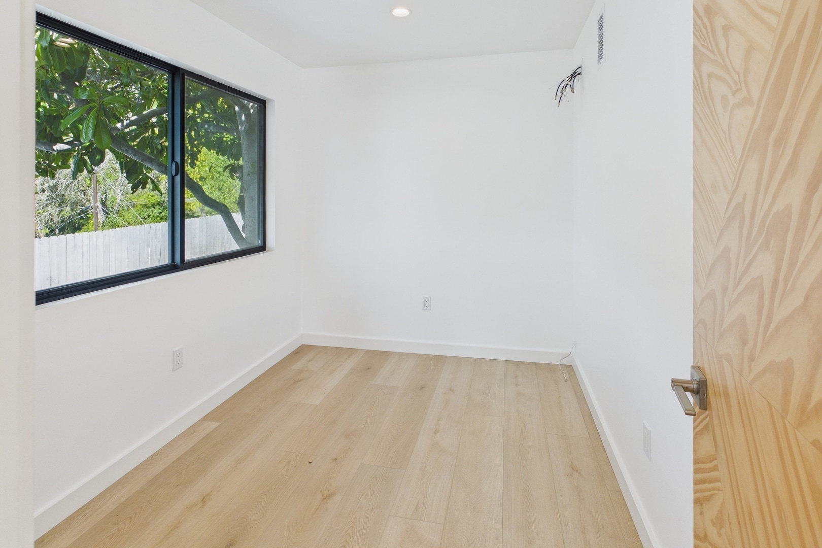 Building Photo - 2282 Whitney Ave