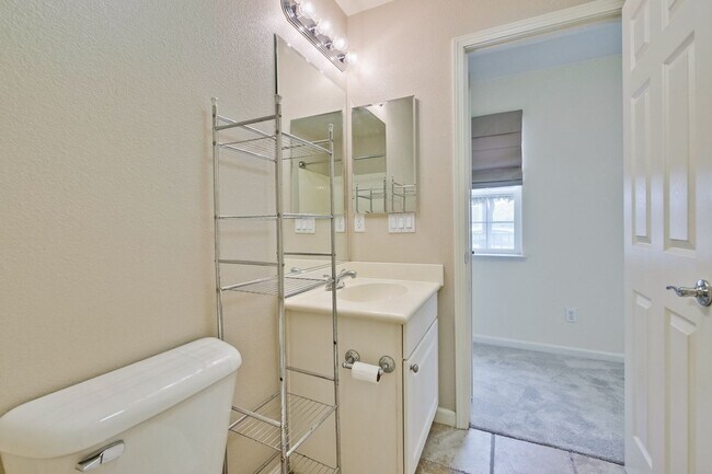 Building Photo - Modern Communication Hill Townhome | Panoramic Mountain Views