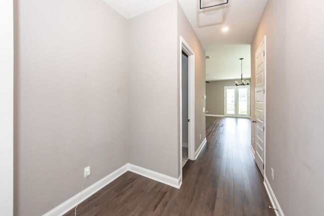 Building Photo - 214 Narrowleaf Ave