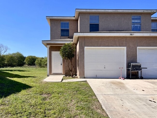 Building Photo - Lovely 2-story | 3-bedroom | 2.5-bath duplex | Cul-de-sac | Side yard | Great location!
