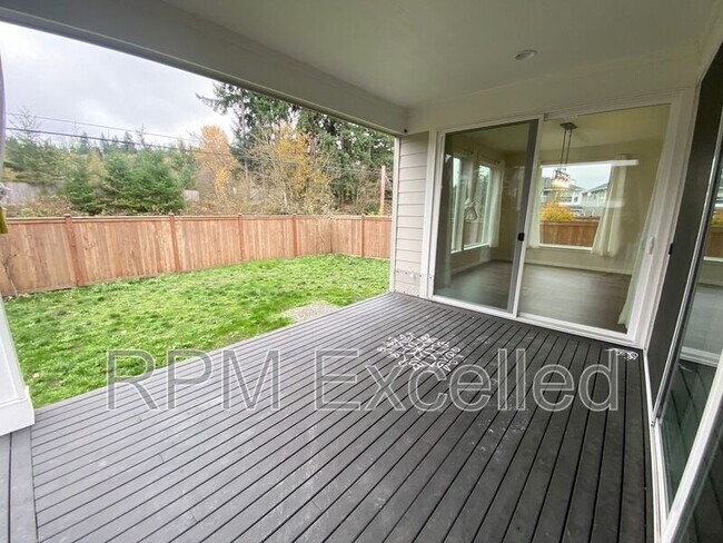 Building Photo - 16208 27th St Ct E