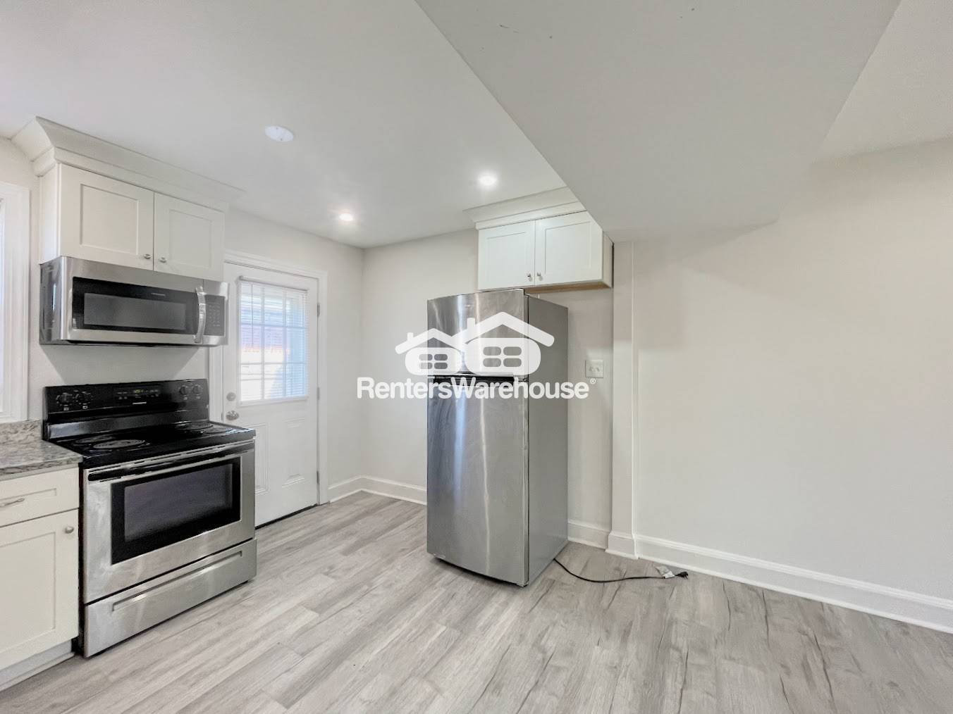 Building Photo - 1375 W Ocean View Ave