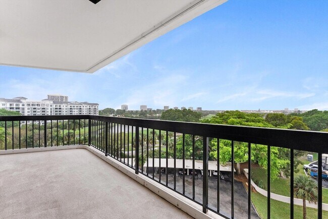 Building Photo - 2425 Presidential Way