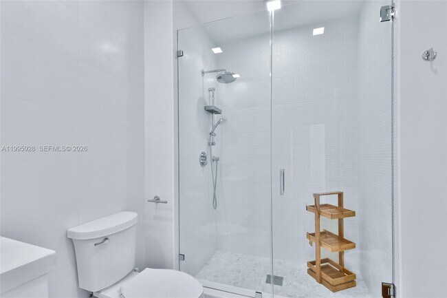 Building Photo - 18800 NE 29th Ave