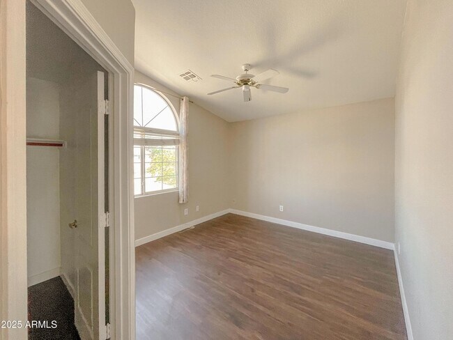 Building Photo - 1615 W Enfield Way