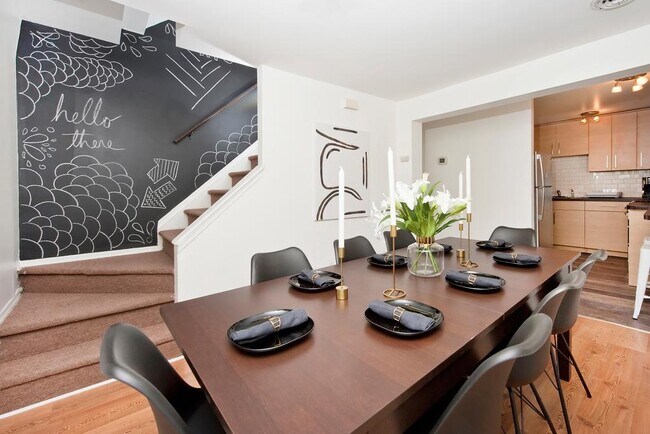 Building Photo - 1 Saddlewood Ct