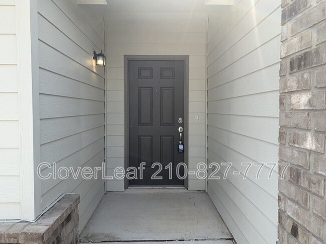 Building Photo - 708 Stonemanor Bay