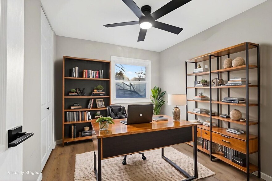 Building Photo - 5016 Fernhill Dr