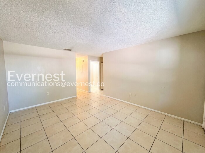 Building Photo - 1059 Spirit Lake Rd