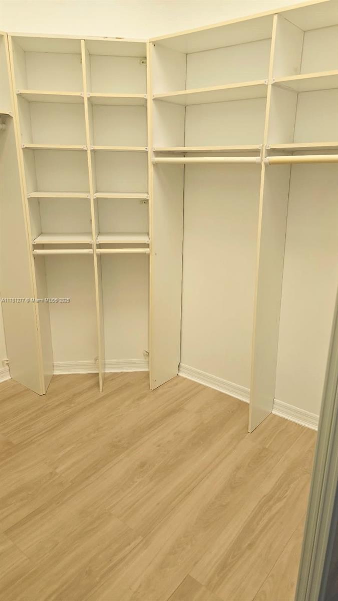 Building Photo - 1061 Bel Aire Dr E