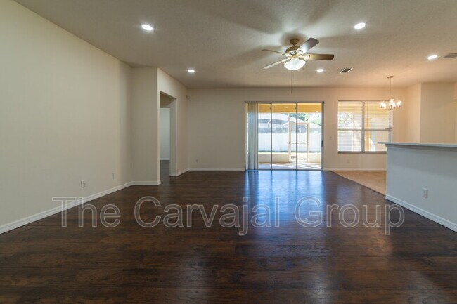 Building Photo - 423 Heather Hills Dr