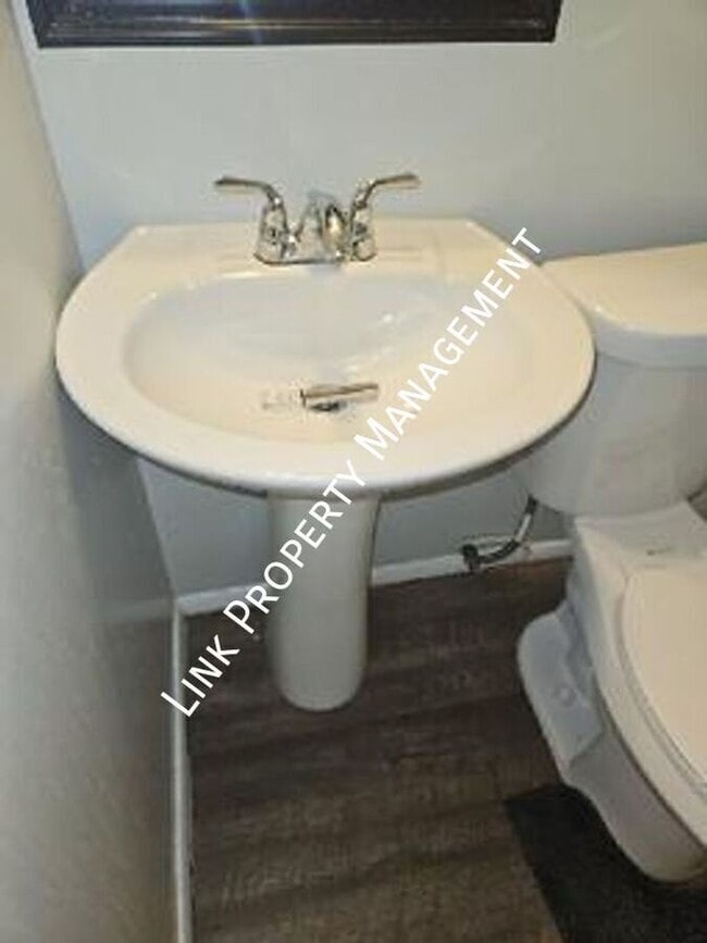 Building Photo - 1640 Keeble St