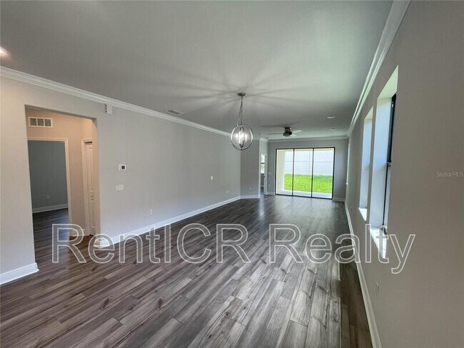 Building Photo - 1437 N River Cir