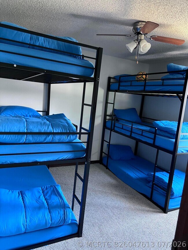 Building Photo - 410 Coconut Dr