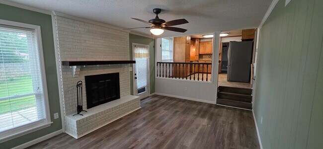 Building Photo - 4011 Pinnacle Way