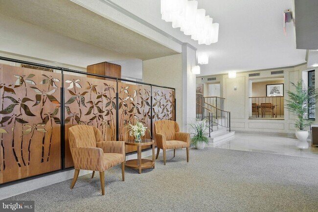 Building Photo - 5904 Mt Eagle Dr