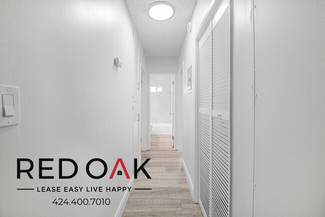 Building Photo - 2050 Rodney Dr