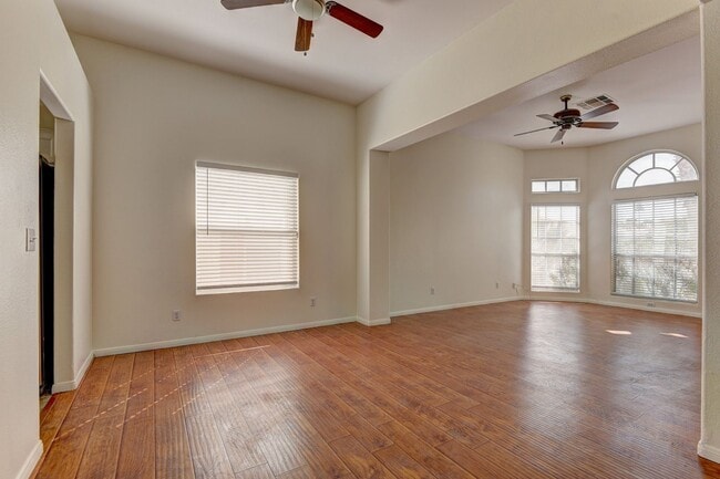 Building Photo - AMERICANA Property Mgmt - Great 2 story, 4 beds house with pool in Desert Shores
