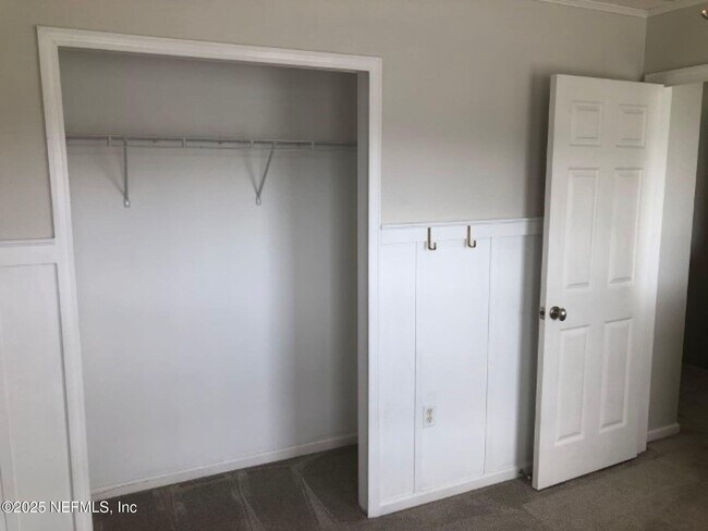 Building Photo - 12887 Dunns View Dr
