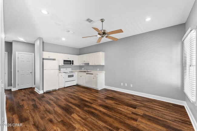 Building Photo - 236 Bonita Cir