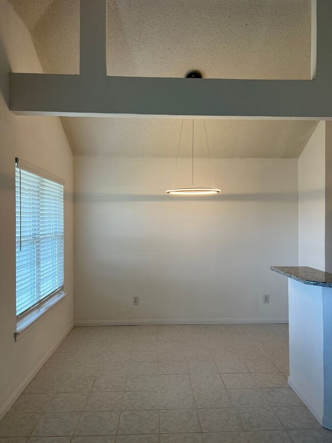 Building Photo - Duplex