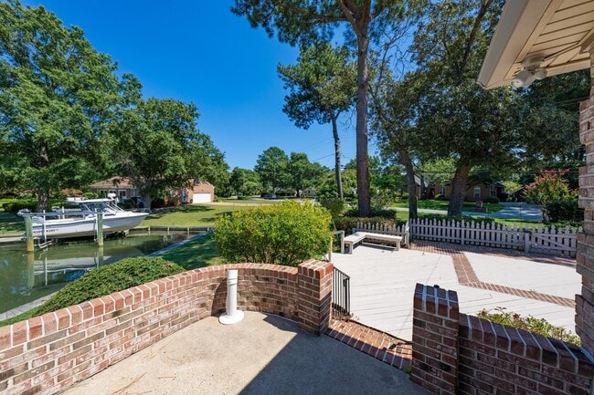 Building Photo - 2406 Jib Cir