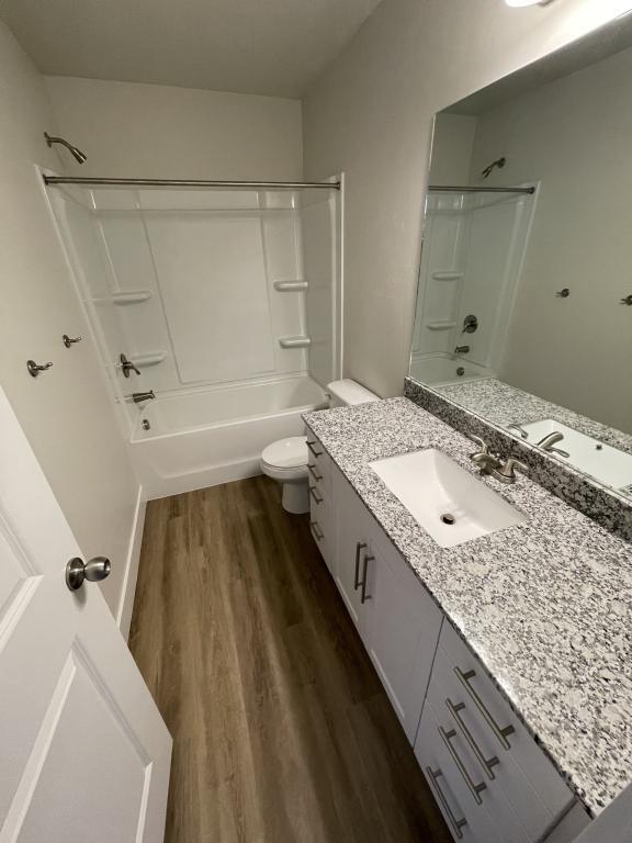 Building Photo - 1043 W 600 S