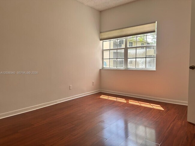 Building Photo - 840 Cypress Park Way